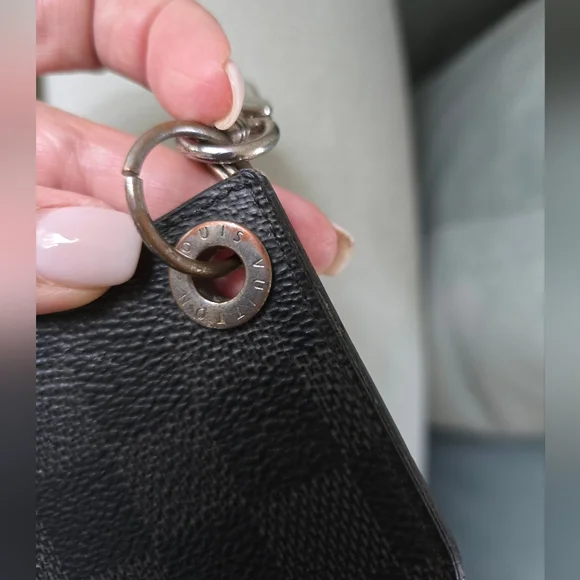 Louis Vuitton Bag Charm Damier Graphite Porte Cles Alps -Keychain - Picture 4 of 9